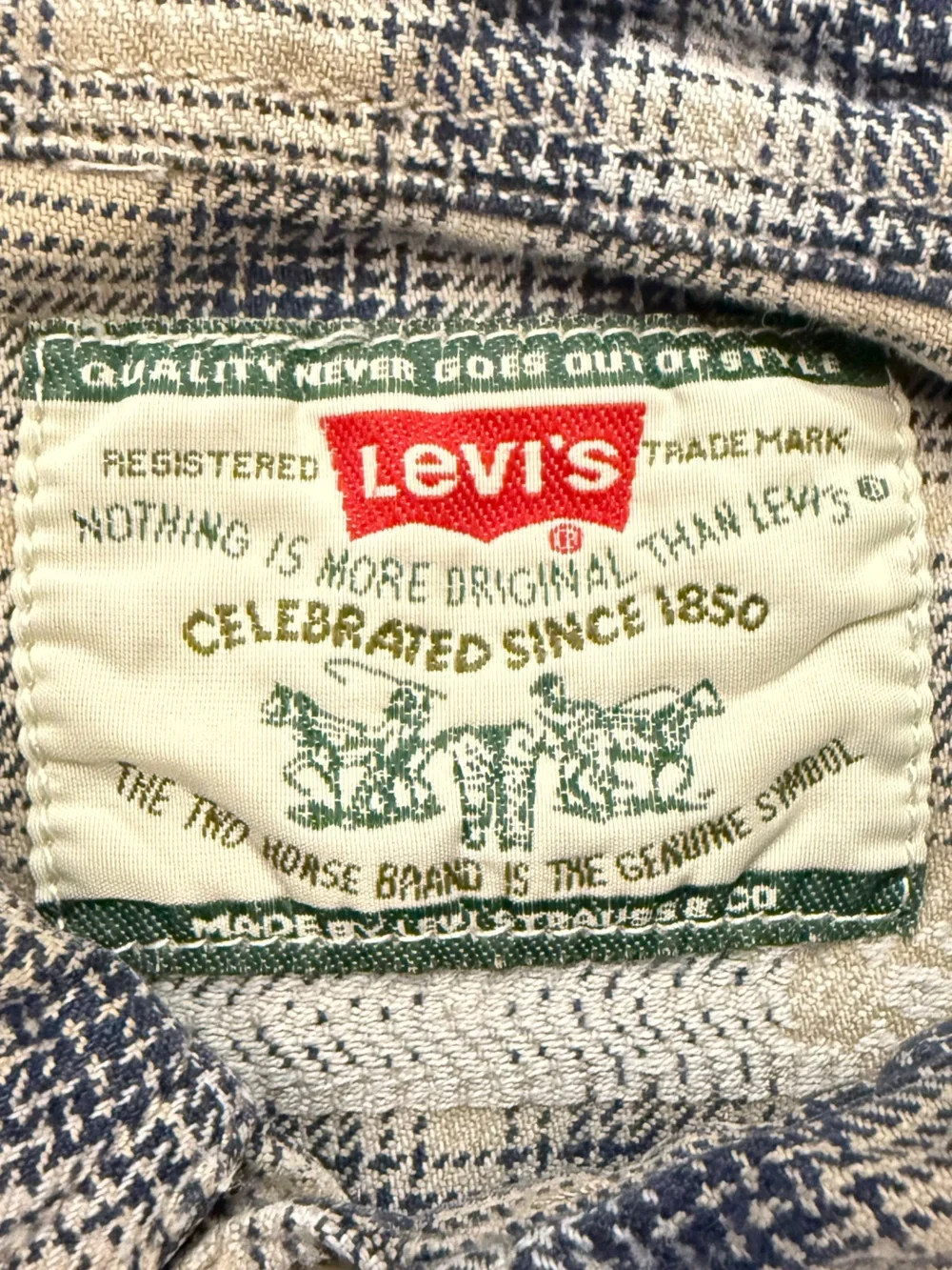 Vintage 90s Levi’s Heavy Cotton Flannel Workwear Shirt Plaid Blue Tan XL